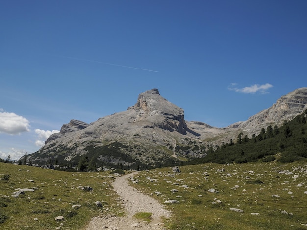caminhadas na montanha fanes atividades alpinas - Dolomitas, norte da Itália