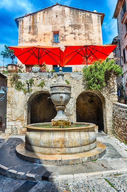 Caminhando pelas pitorescas ruas de SaintPauldeVence Cote d'Azur França