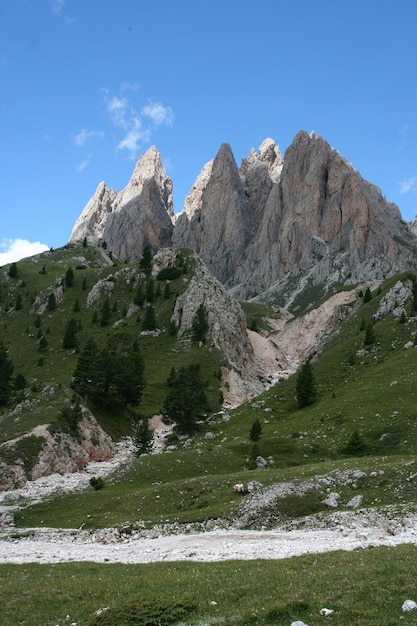 Caminhe pelas Dolomitas italianas