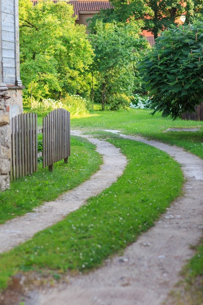 el camino al jardín