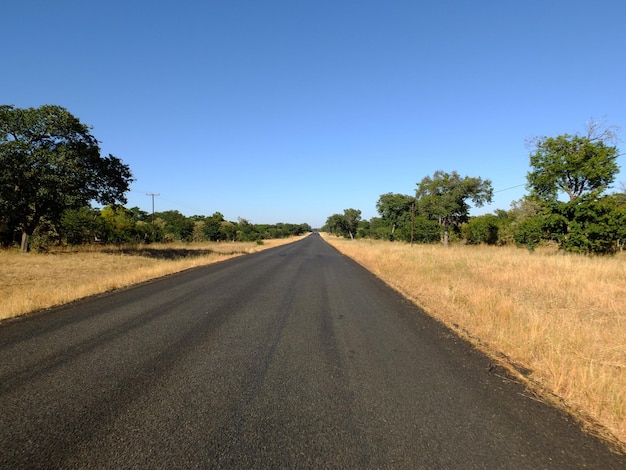 El camino al parque nacional de Chobe Botswana África