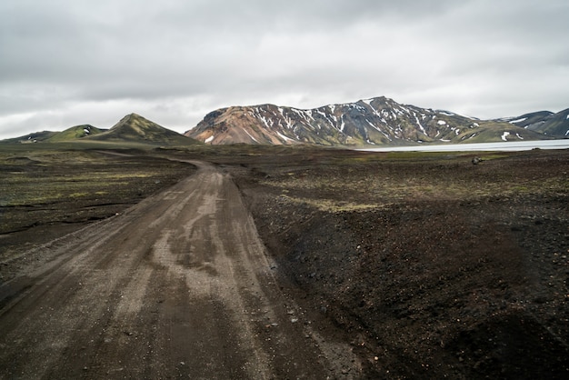 Camino a Landmanalaugar en las tierras altas de Islandia.