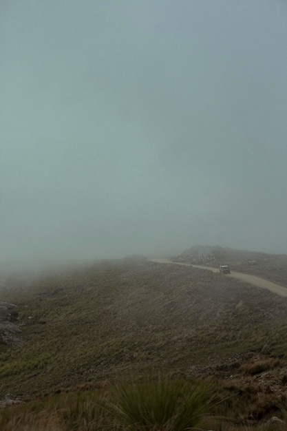 Foto el camino de la montaña