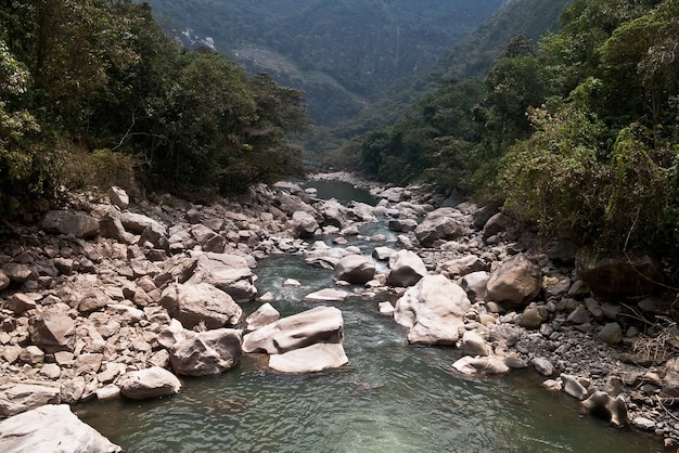 Foto camino de montañas perú