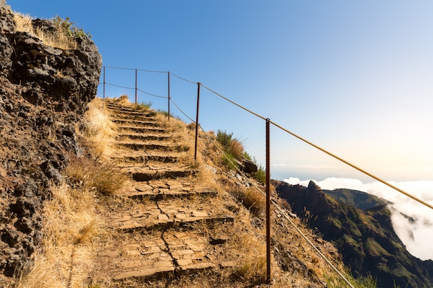 Camino en las montañas