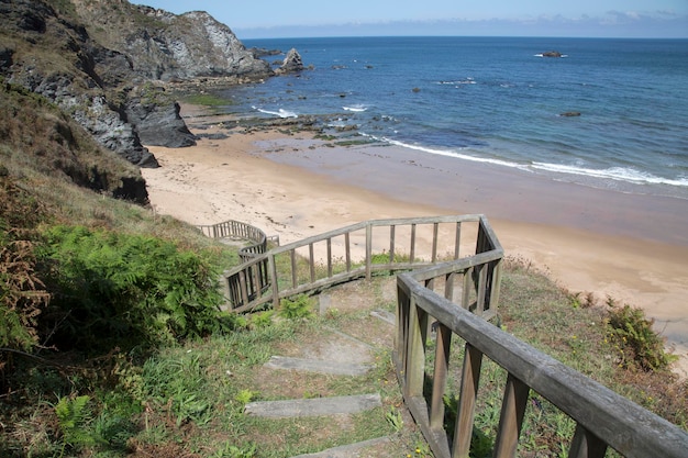 Camino de la playa de Picón en Loiba, Galicia, España