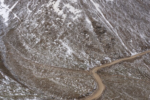 Foto camino a la región del himalaya del norte de india