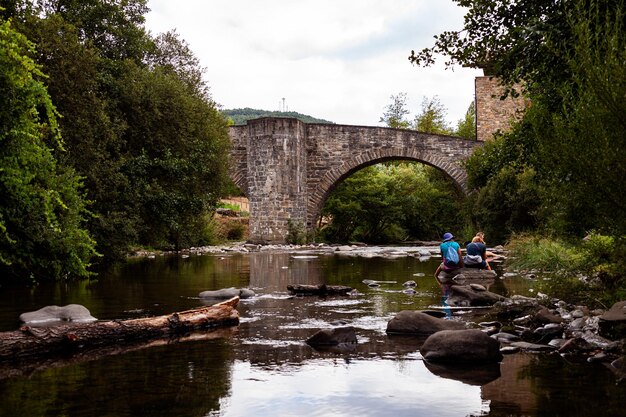 Camino de Santiago Zubiri puente medieval llamado Puente de la Rabia Navarra