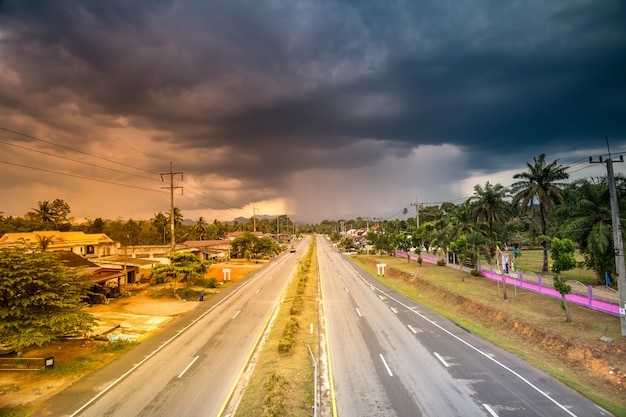 Camino en tailandia