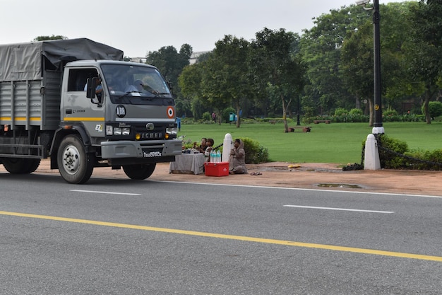 Camión del ejército en Nueva Delhi, India