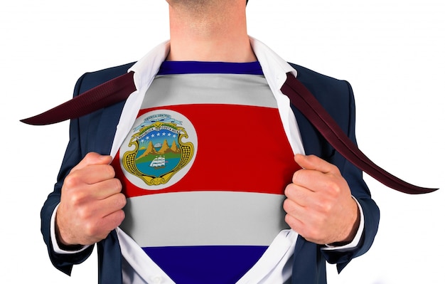 Foto camisa de apertura de empresario para revelar la bandera de costa rica