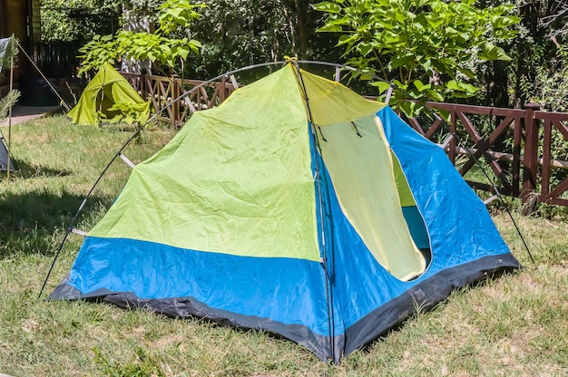 Campamento de tiendas en la naturaleza Tiendas turísticas