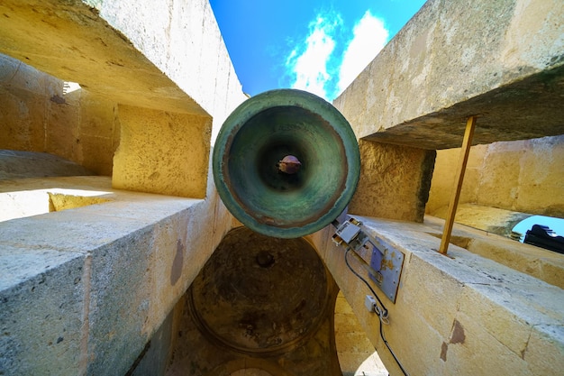 Campana medieval en la torre de la catedral del pueblo andaluz de Arcos de la Frontera