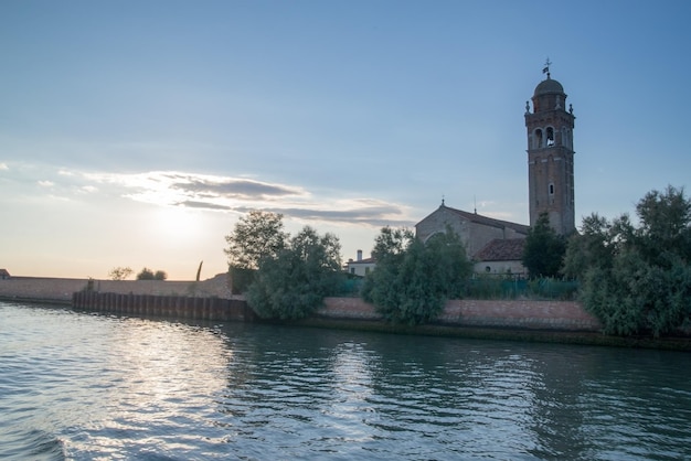 Campanario en una de las islas de la laguna veneciana