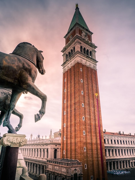 Campanile Bell Tower Saint Mark39s Basílica Cavalos Piazza Veneza Itália