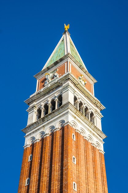 Campanile de San Marco, campanario de la catedral de San Marcos en la plaza de Venecia.