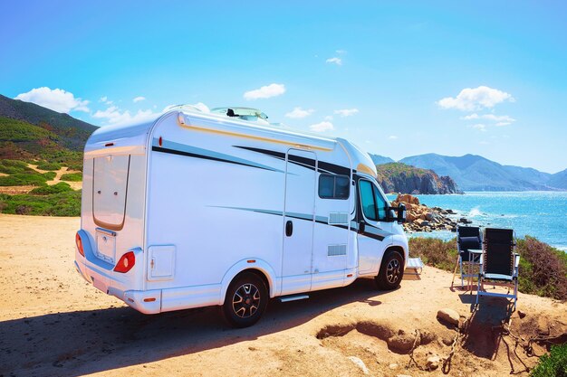 Camper im Ferienort Capo Pecora am Mittelmeer, Sardinien, Italien