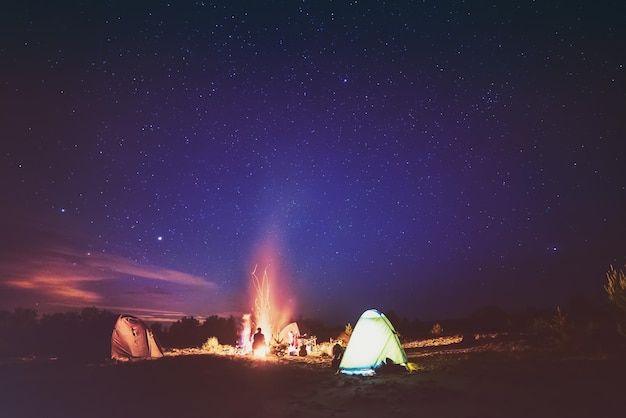 Camping bajo el cielo estrellado