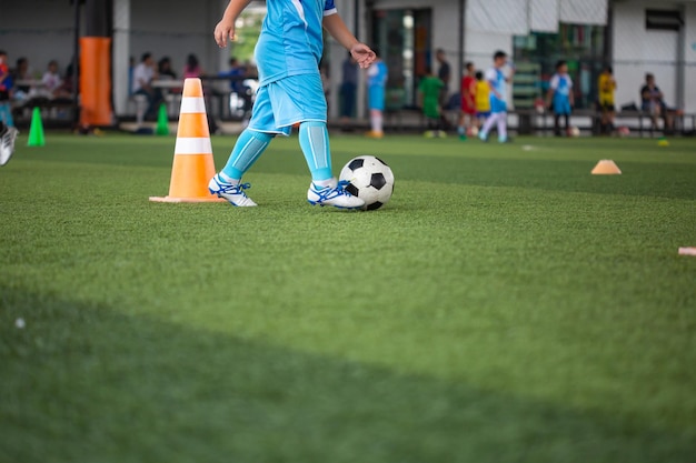 Campo de futebol de meninos