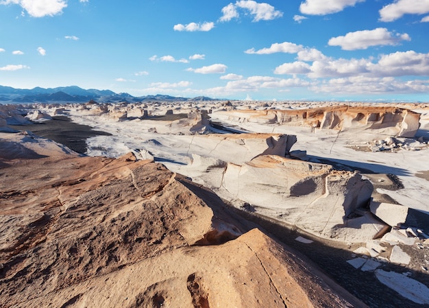 Campo de Piedra PÃƒÂ³mez incomum, formaÃ§Ãµes rochosas de calcÃ¡rio do deserto do norte da Argentina