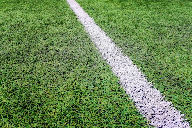 Campo de fútbol de línea lateral, campo de fútbol de césped artificial con marca de tiza lateral