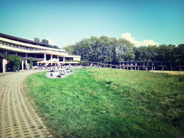 Foto campus der universität lausanne gegen den himmel