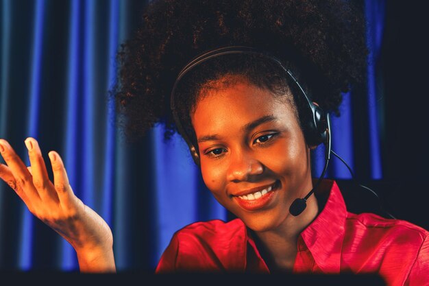 Canal anfitrión de charlas africanas en transmisión o enseñanza en línea Tastemaker