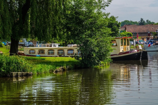 Canal de digoin roannebriennonloirefrance