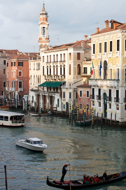 Canal escénico en Venecia