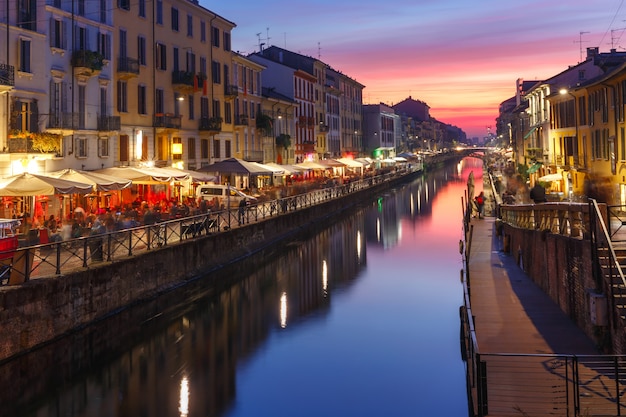 Canal Naviglio Grande em Milão, Lombardia, Itália