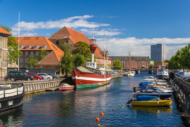 Canal no centro de copenhague