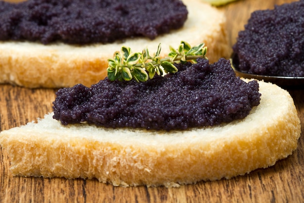 canapé de caviar