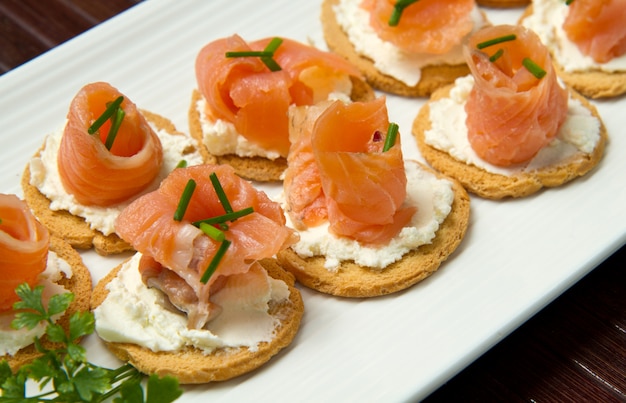 Canapé Con Salmón