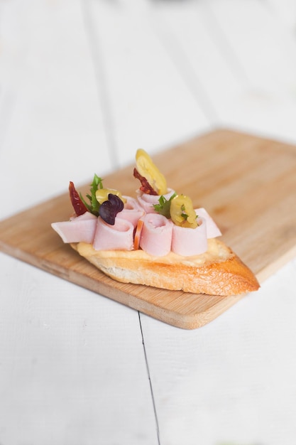 canapés con jamón