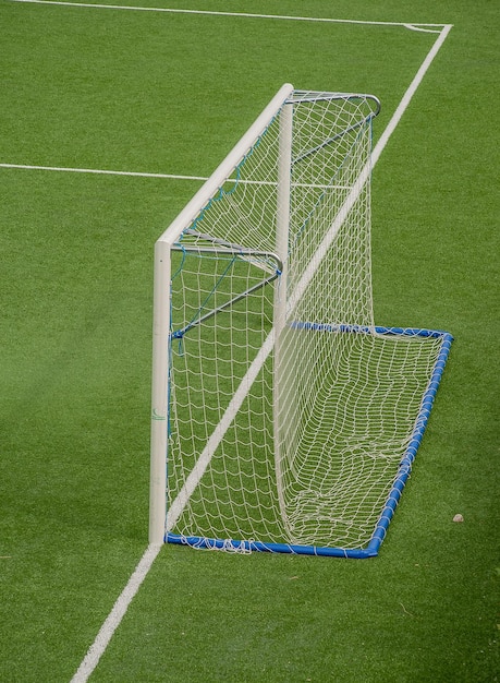 Cancha de fútbol en pasto sintético