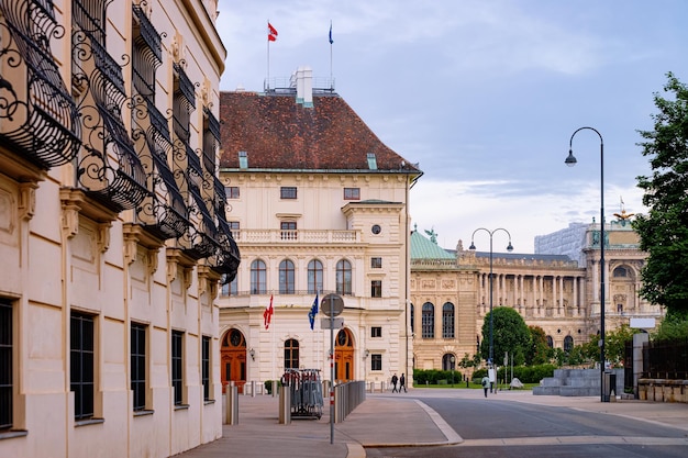 Cancillería Federal de Austria, o Bundeskanzleramt, o BKA en la plaza Ballhausplatz en Innere Stadt en el centro de la ciudad vieja en Viena de Austria. Sede del Canciller y del Gobierno Europeo en Wien en Europa