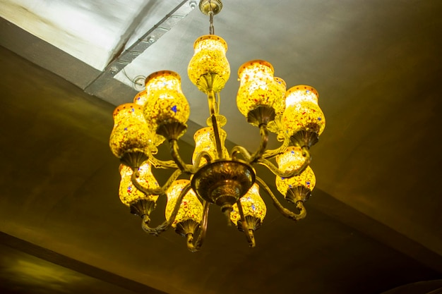 Foto candelabro en el palacio bastar de jagdalpur