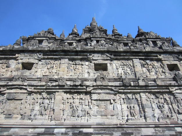 Candi plaosan ou templo de plaosan é um templo budista localizado em klaten, java central, indonésia.