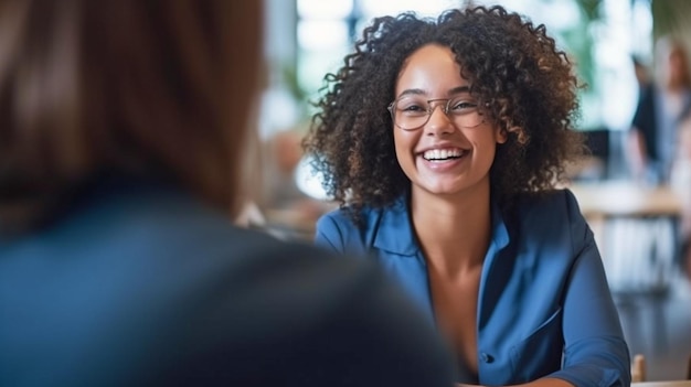 Foto candidata jovem de ia generativa rindo durante entrevista de emprego