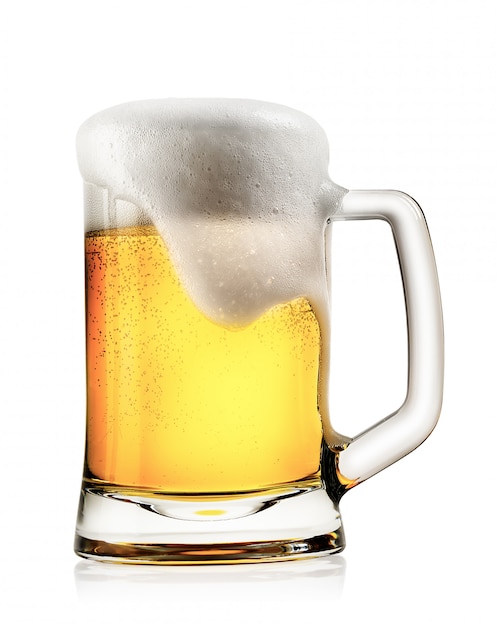 Caneca de cerveja light com espuma