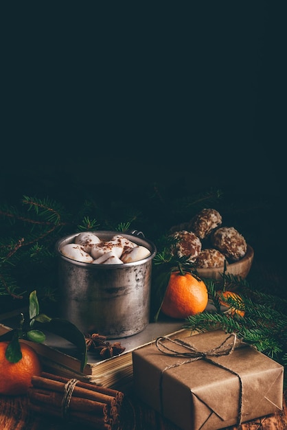 Caneca de chocolate quente com marshmallows