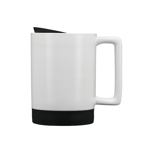 Caneca em branco para maquete em fundo branco isolado