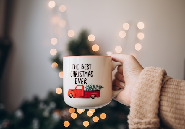 Caneca vermelha de Natal. Ano Novo. Natal