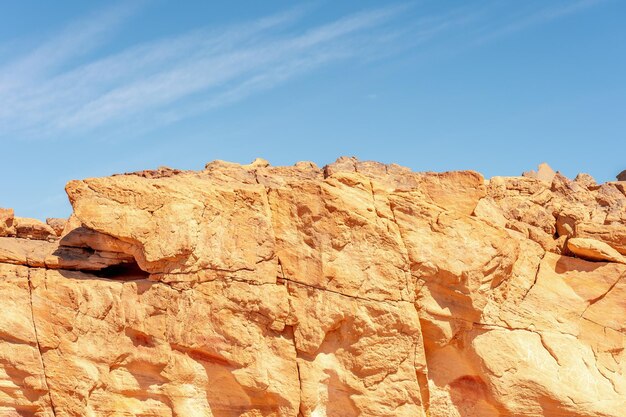 Cânion Salam colorido na Península do Sinai belas pedras calcárias