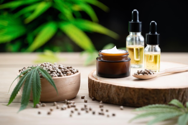 Cannabis legalizada para recursos de produtos para a pele com conjunto de garrafas de óleo CBD