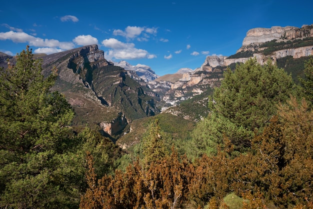 Foto cañón de anisclo en huesca, aragón pyrenees, españa.
