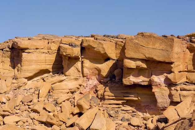 Cañón de color es una formación rocosa en el sur de la península de Sinaí Egipto desierto de rocas multicolores