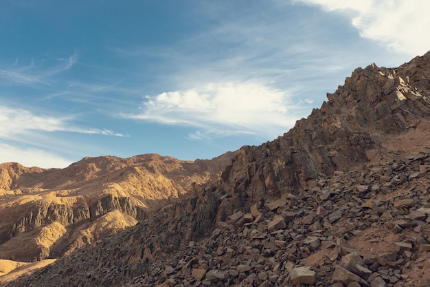 Cañón coloreado en Dahab en el sur de Sinaí Egipto península Rocas del desierto de arenisca multicolor backgroundx9