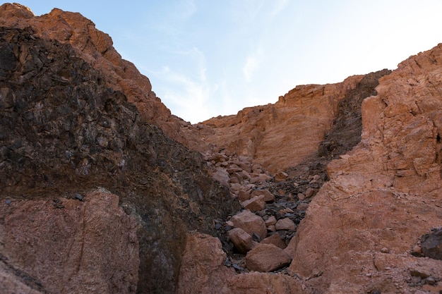 Cañón coloreado en Dahab en el sur de Sinaí Egipto península Rocas del desierto de arenisca multicolor backgroundx9