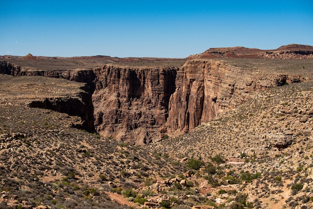 Cañón en el desierto de Arizona montaña en el parque nacional